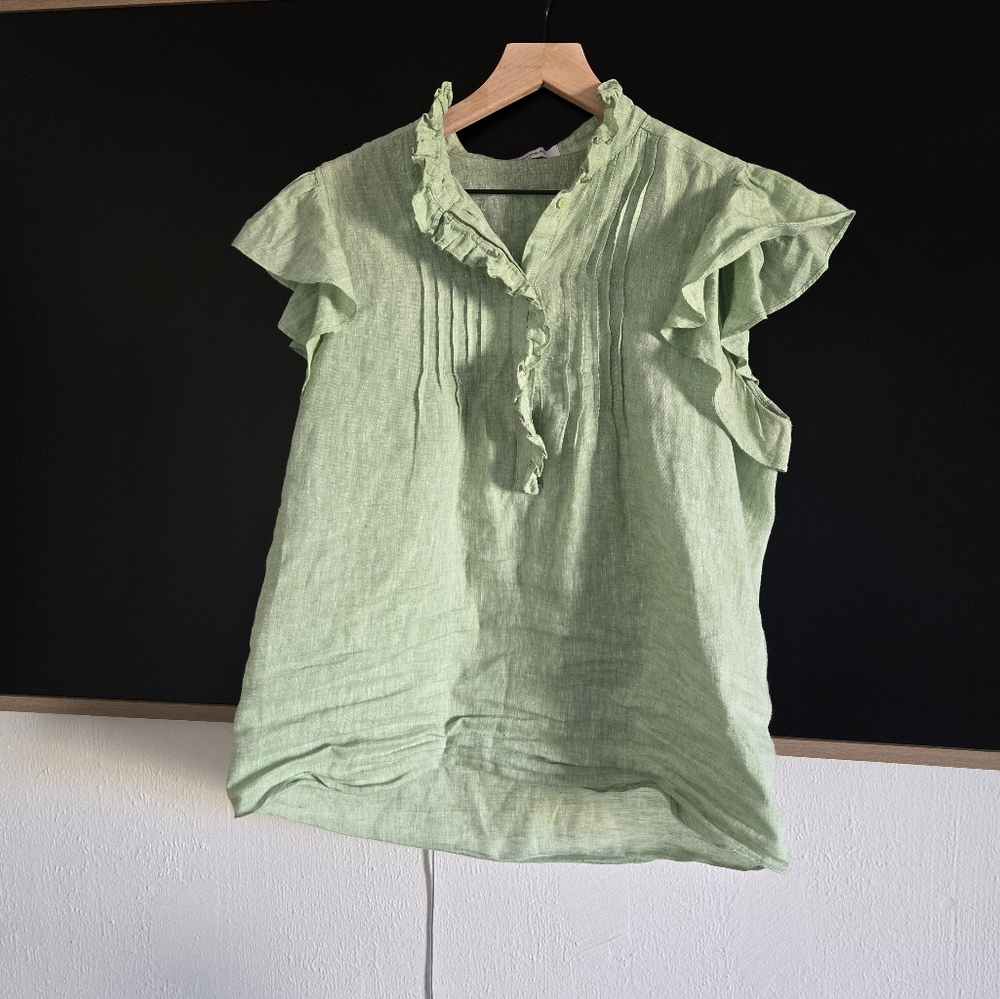 Alessandra Italian linen green top. Excellent condition.  Size xs.